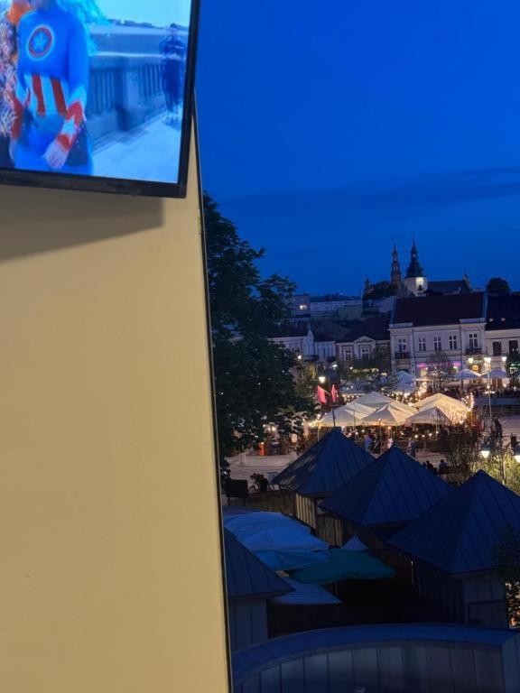 Hotelowe Pokoje Paris -Rynek Centrum- City One Келце Екстериор снимка